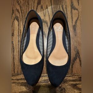 Elegant Black Flats by Betani